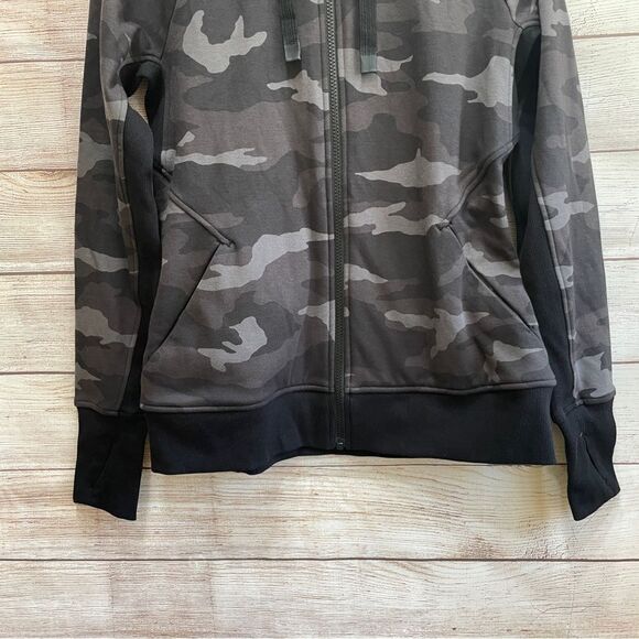 ATHLETA TRIUMPH CAMO HOODIE - Picture 4 of 6